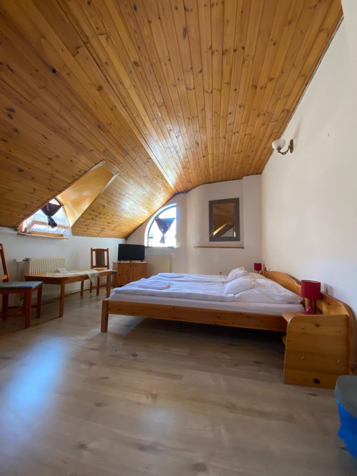 Bed and Breakfast Katalinkert Panzio Дьєр Екстер'єр фото