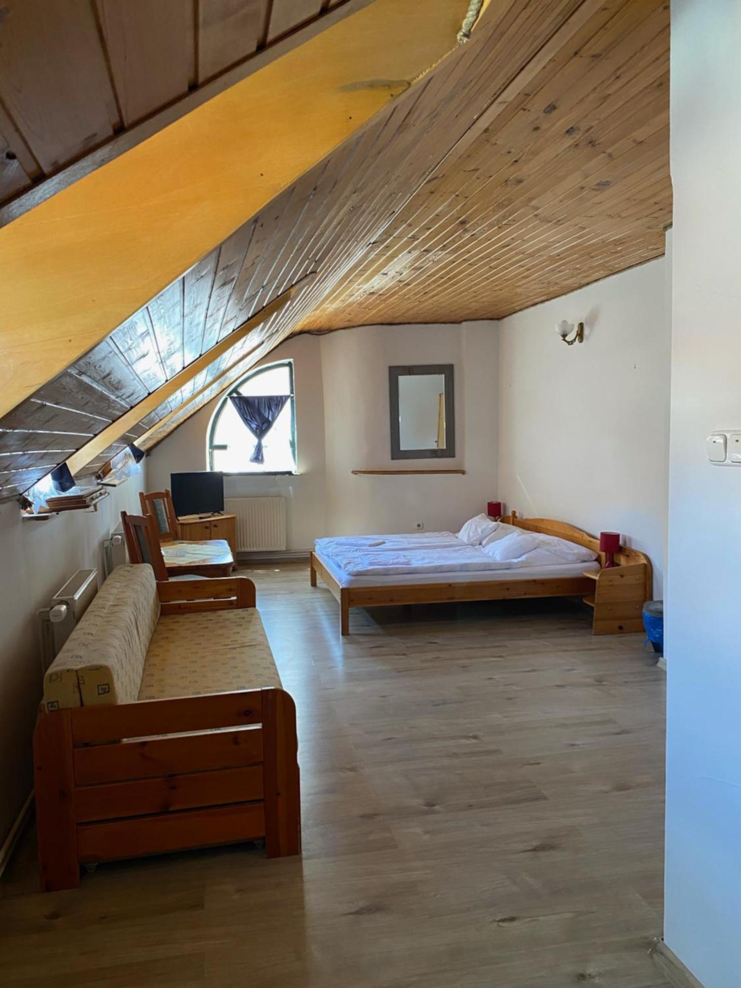 Bed and Breakfast Katalinkert Panzio Дьєр Екстер'єр фото