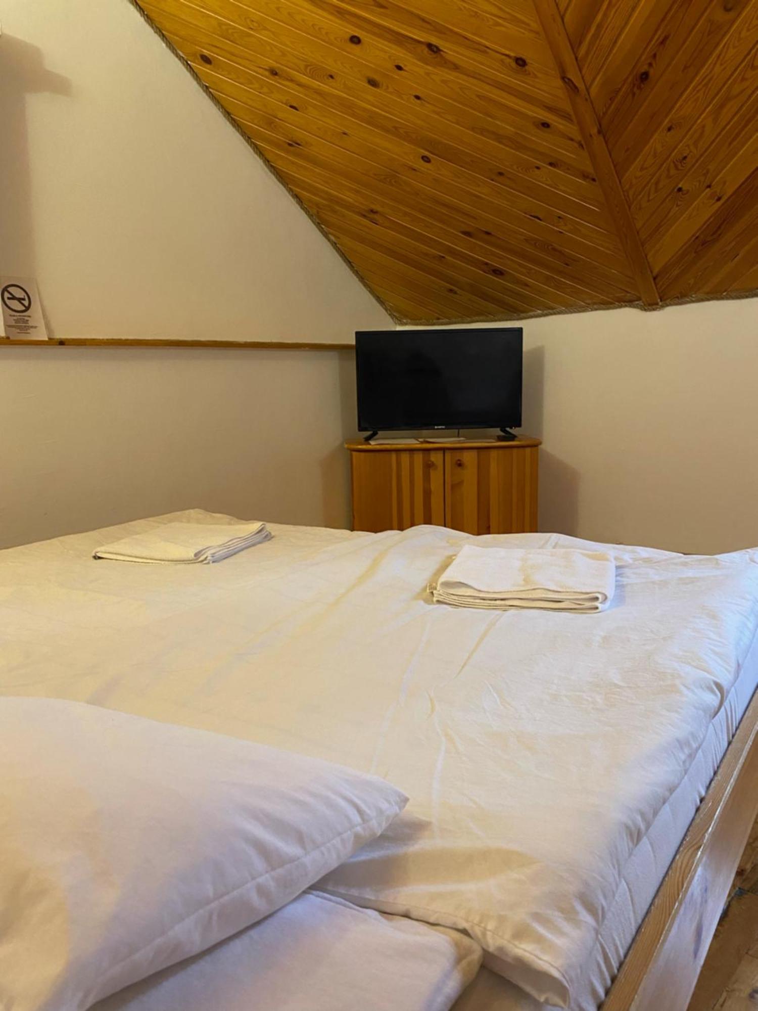 Bed and Breakfast Katalinkert Panzio Дьєр Екстер'єр фото