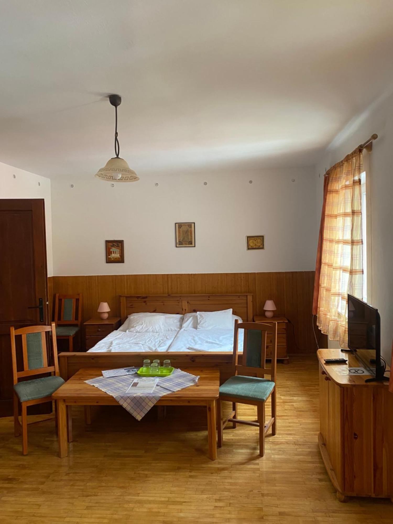 Bed and Breakfast Katalinkert Panzio Дьєр Екстер'єр фото